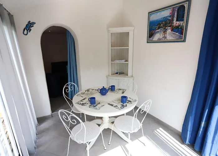 Prázdninový dům Sur Jolie Maison Avec Terrasse Et Piscine