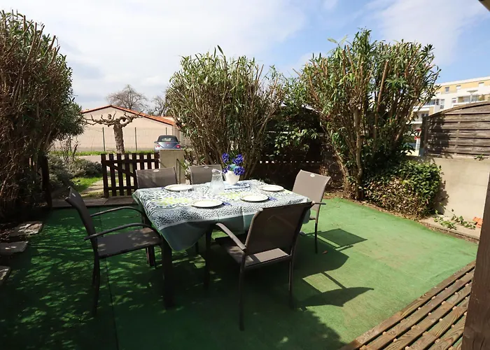 Prázdninový dům Sur Jolie Maison Avec Terrasse Et Piscine