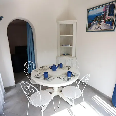 Tatil Evi Sur Jolie Maison Avec Terrasse Et Piscine
