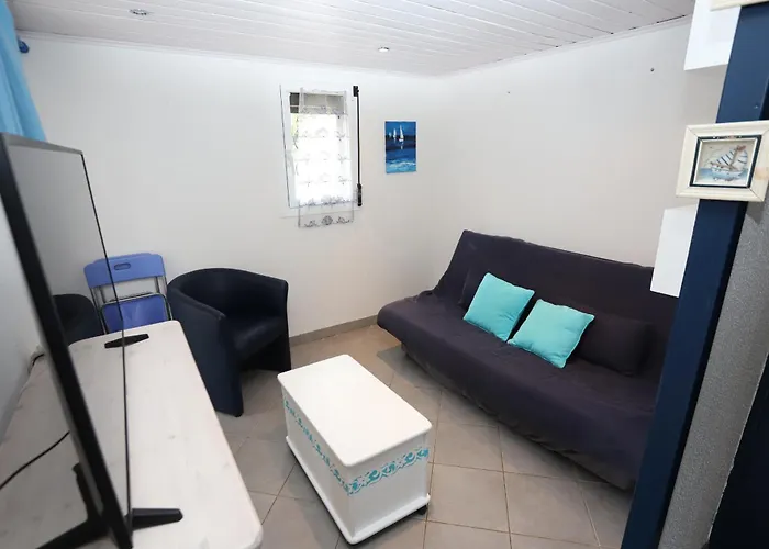 Dom wakacyjny Sur Jolie Maison Avec Terrasse Et Piscine *