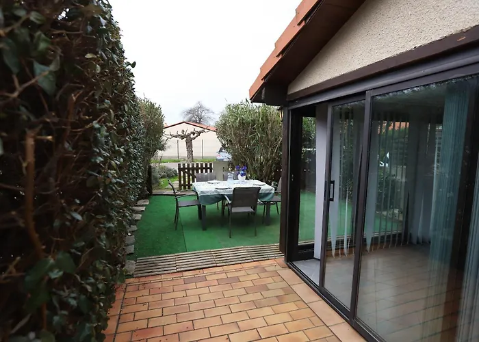 Dom wakacyjny Sur Jolie Maison Avec Terrasse Et Piscine